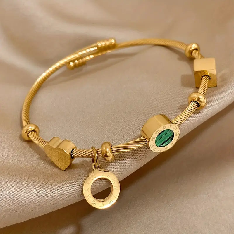 Rhian – Signature gold bracelet