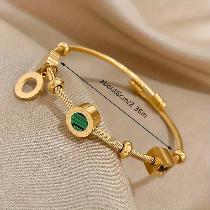 Rhian – Signature gold bracelet