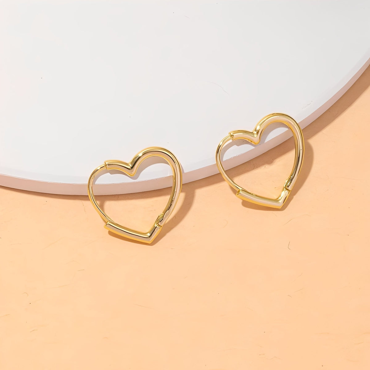 Lena – Heart-shaped gold hoops (pair)