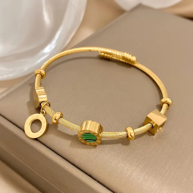 Rhian – Signature gold bracelet