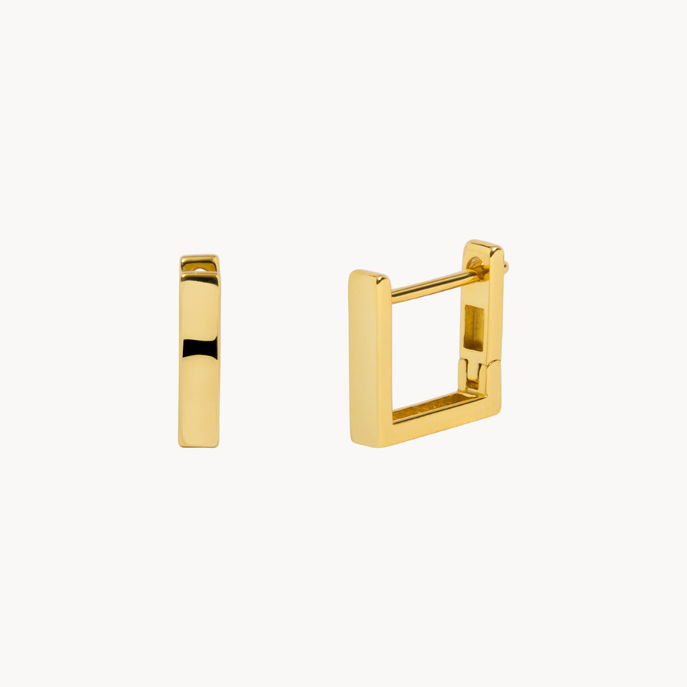 Women’s Square Ear Studs With a Sleek Geometric Style