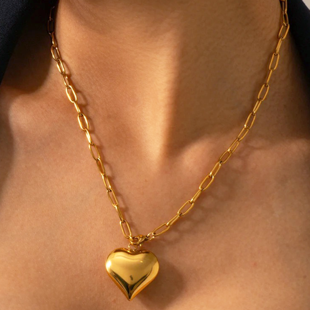 Babette – Gold paperclip necklace with gold hearts