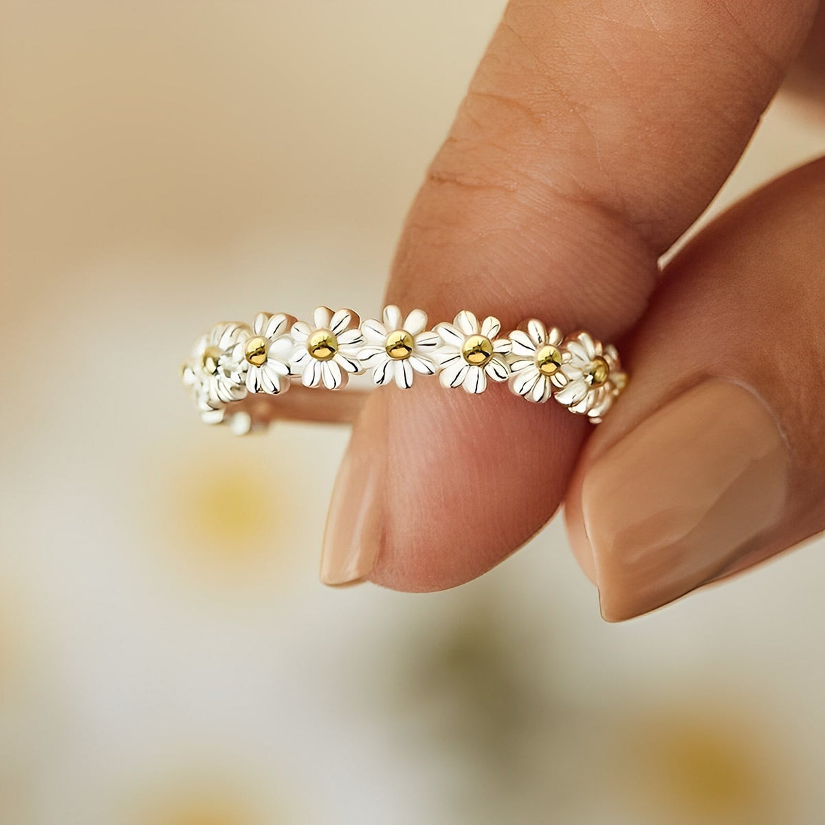Charlie – Adjustable silver ring with hand-painted daisies
