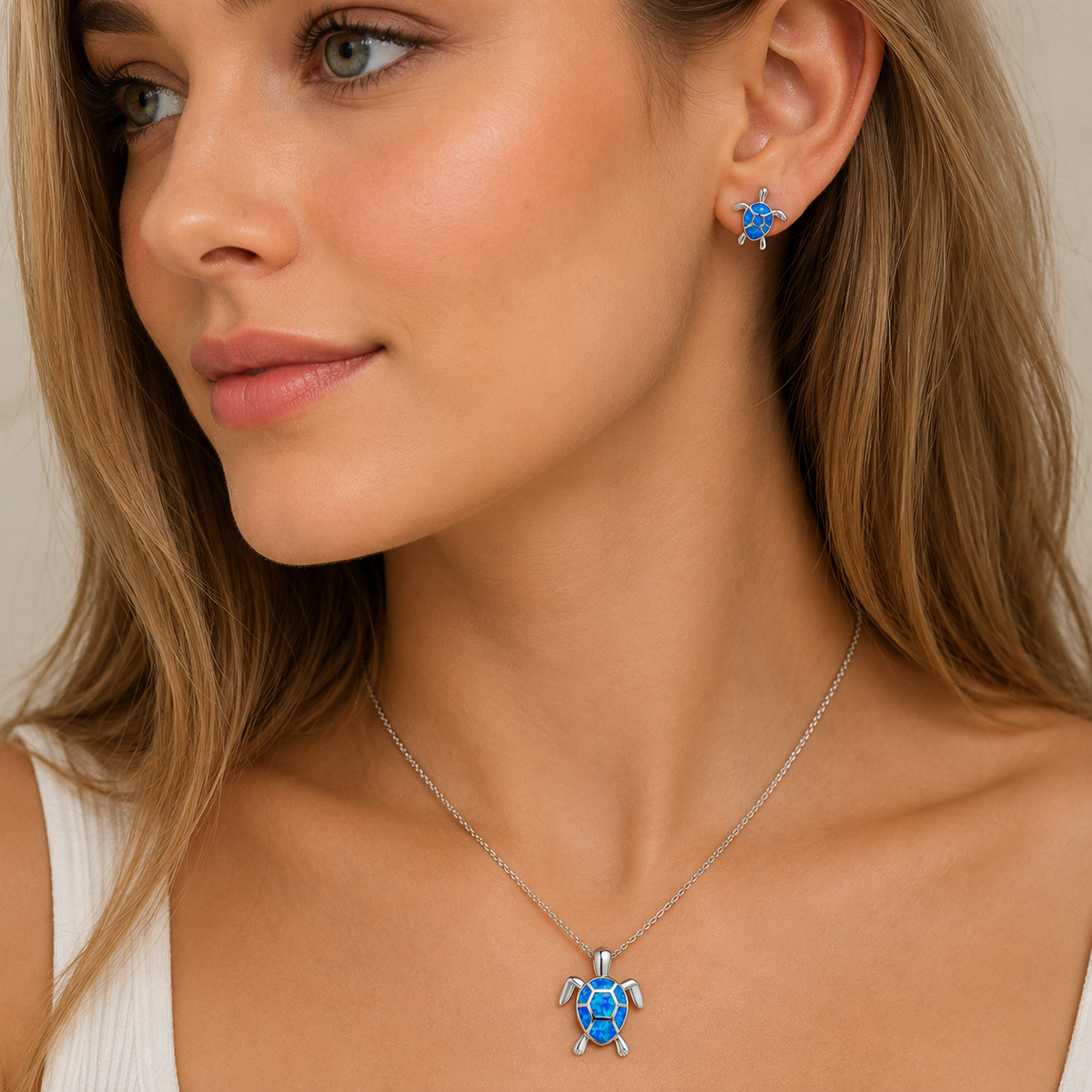 Kailea – Silver-Gold Jewelry Set with Turtle and Shimmering Stone Decorations (Necklace + Earrings)