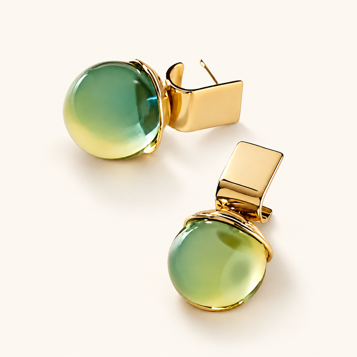 Charlie - Vintage earrings with green crystal and gold accents