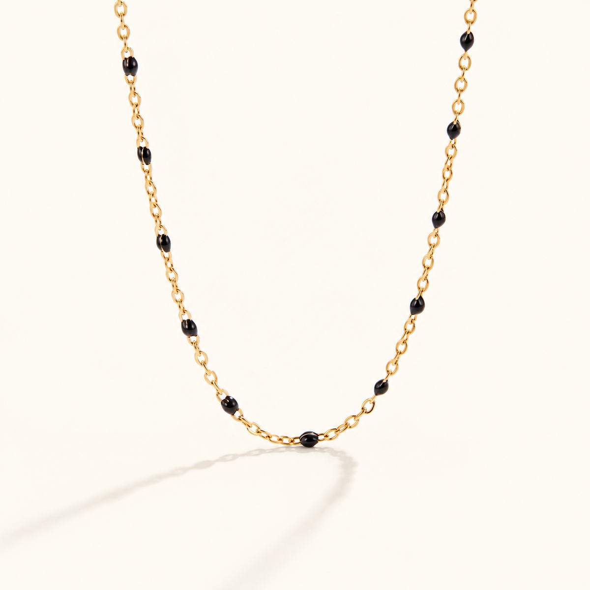 Yara – Elegant black pearl necklace