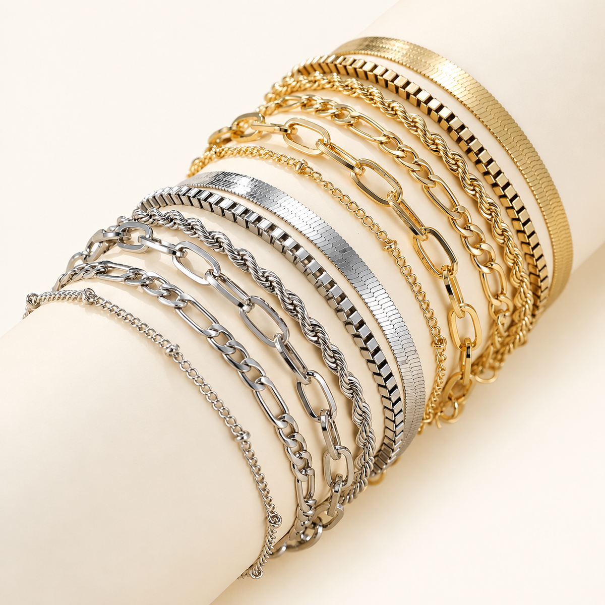 Elara – Minimalist style bracelet set for women