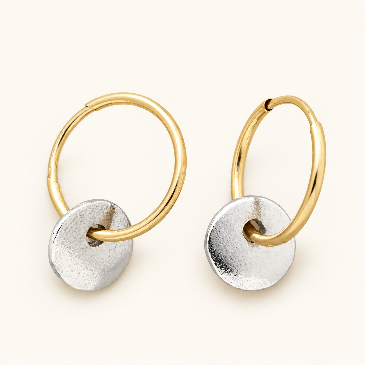 Seyna – Elegant earrings of golden and silver circles