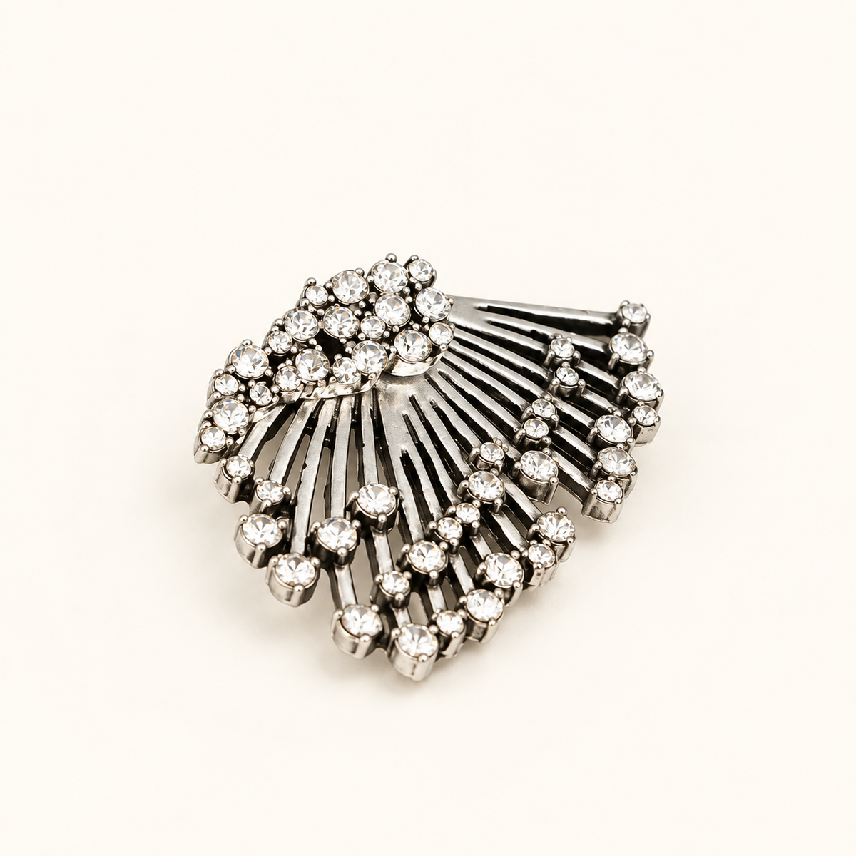 Aileen – Shiny asymmetrical earrings