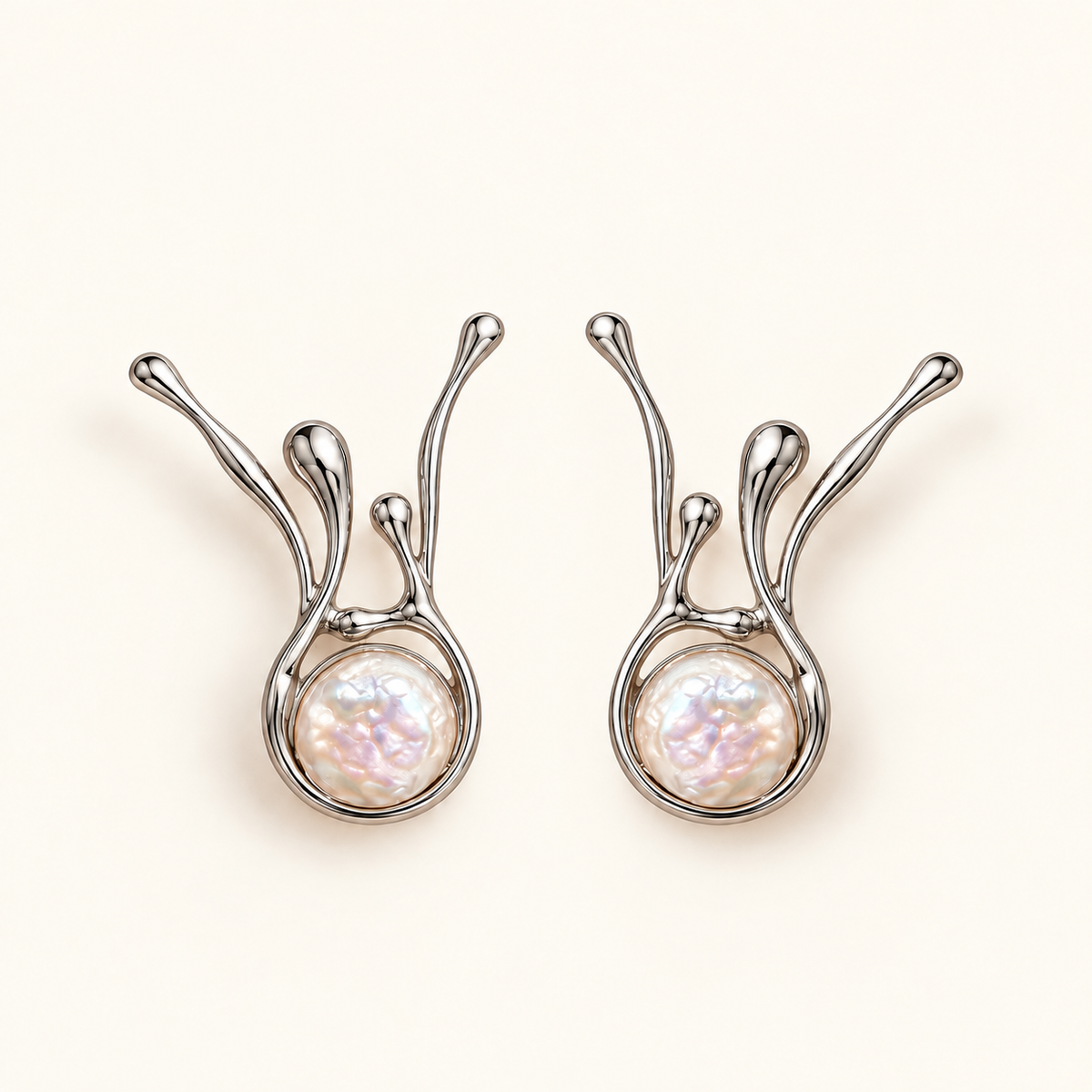Alice – Pearl and silver earrings