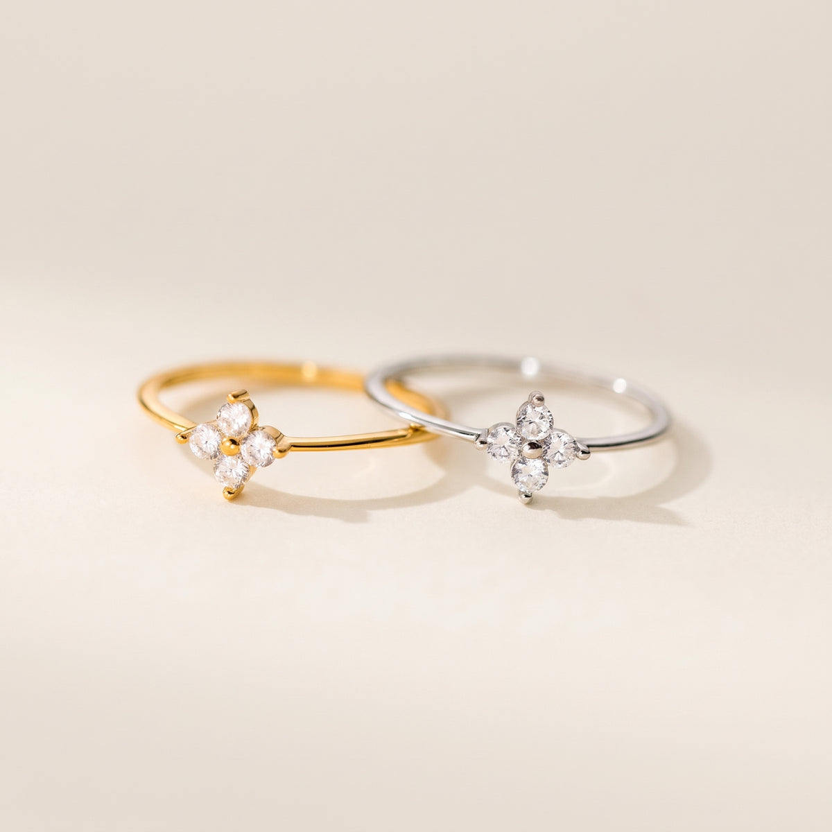 Mia – Crystal clover ring
