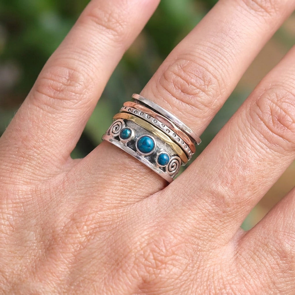 Kaia – Bohemian meditation ring with sapphire