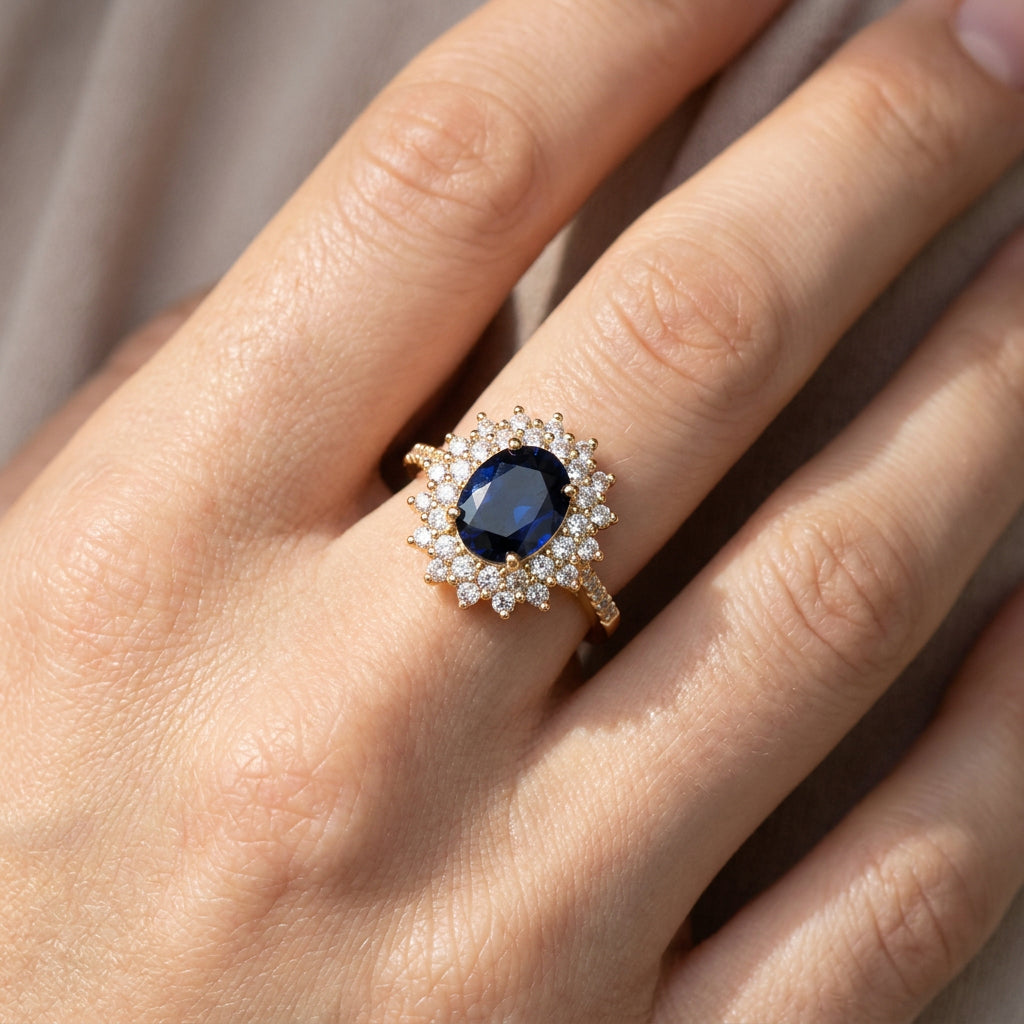 Delphine – Chic gold ring with blue stone
