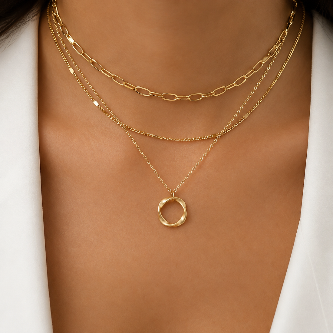 Ivana – Vintage necklace with total charm