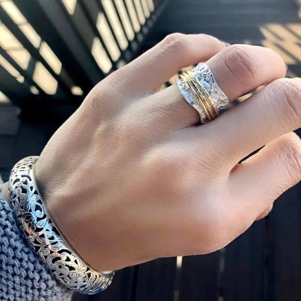 Bianca - Timeless spinning ring in gold and silver