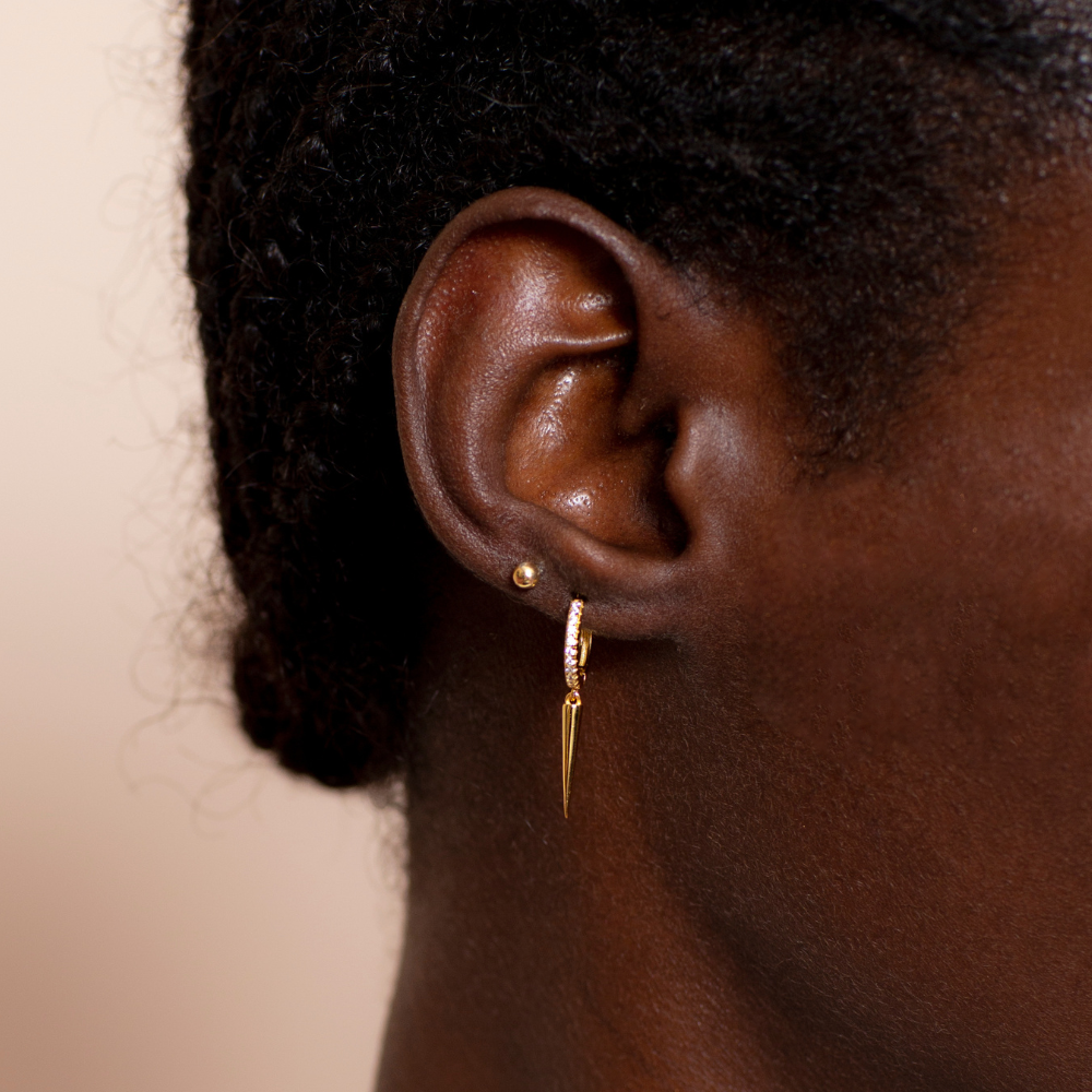 Women’s Hoops with a Pyramid-Inspired Pendant and Round Gem Arrangement