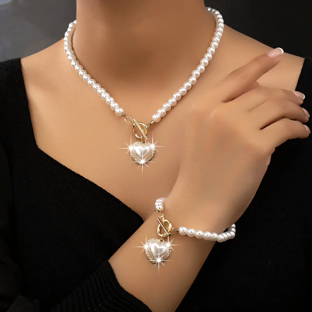 Lara – Set of Necklace and Bracelet with Heart Beads
