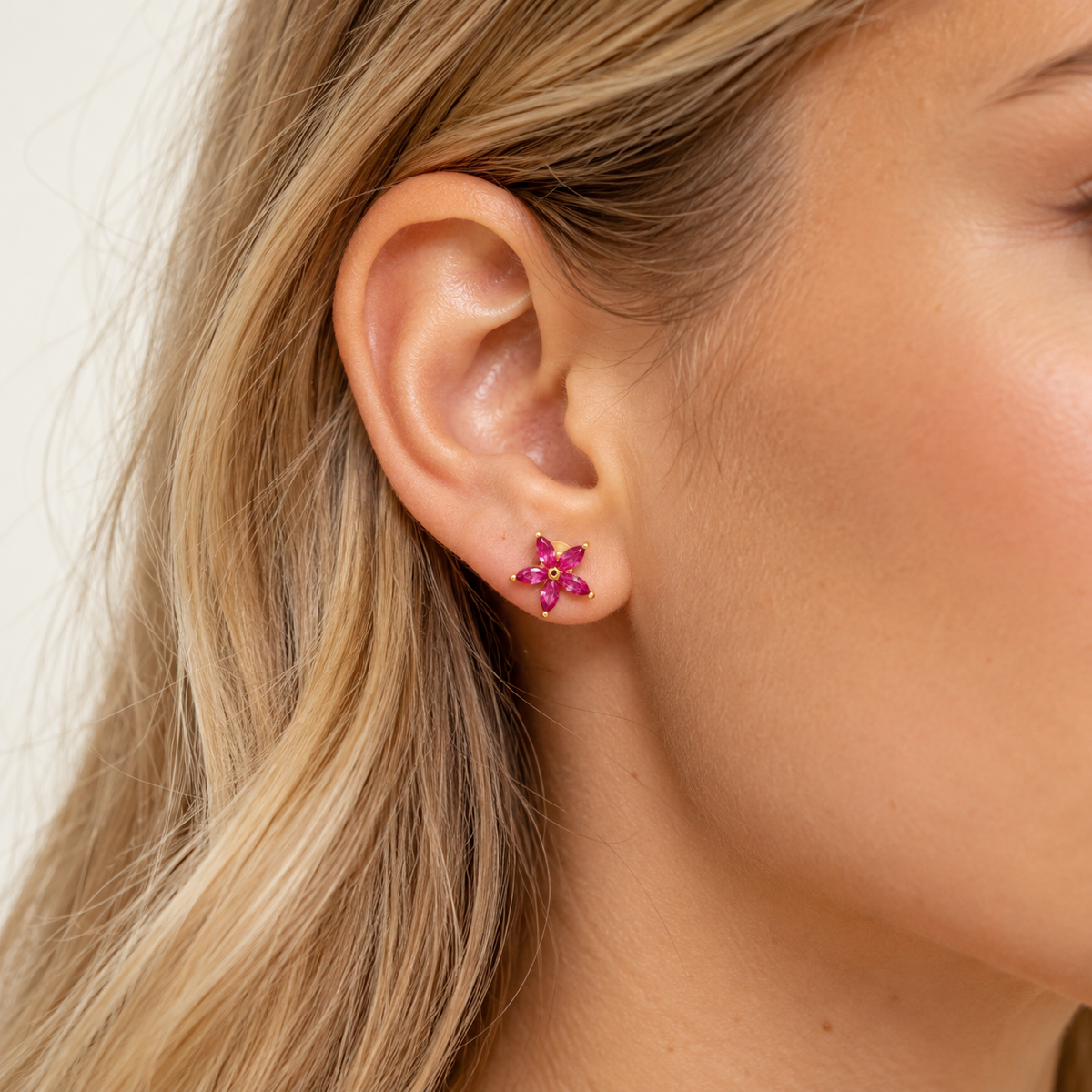 Women’s Flower Piercing Featuring Five Petals and Screw Ball Closure
