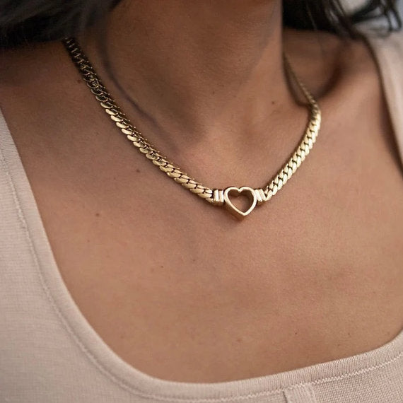 Ara – Gold heart necklace