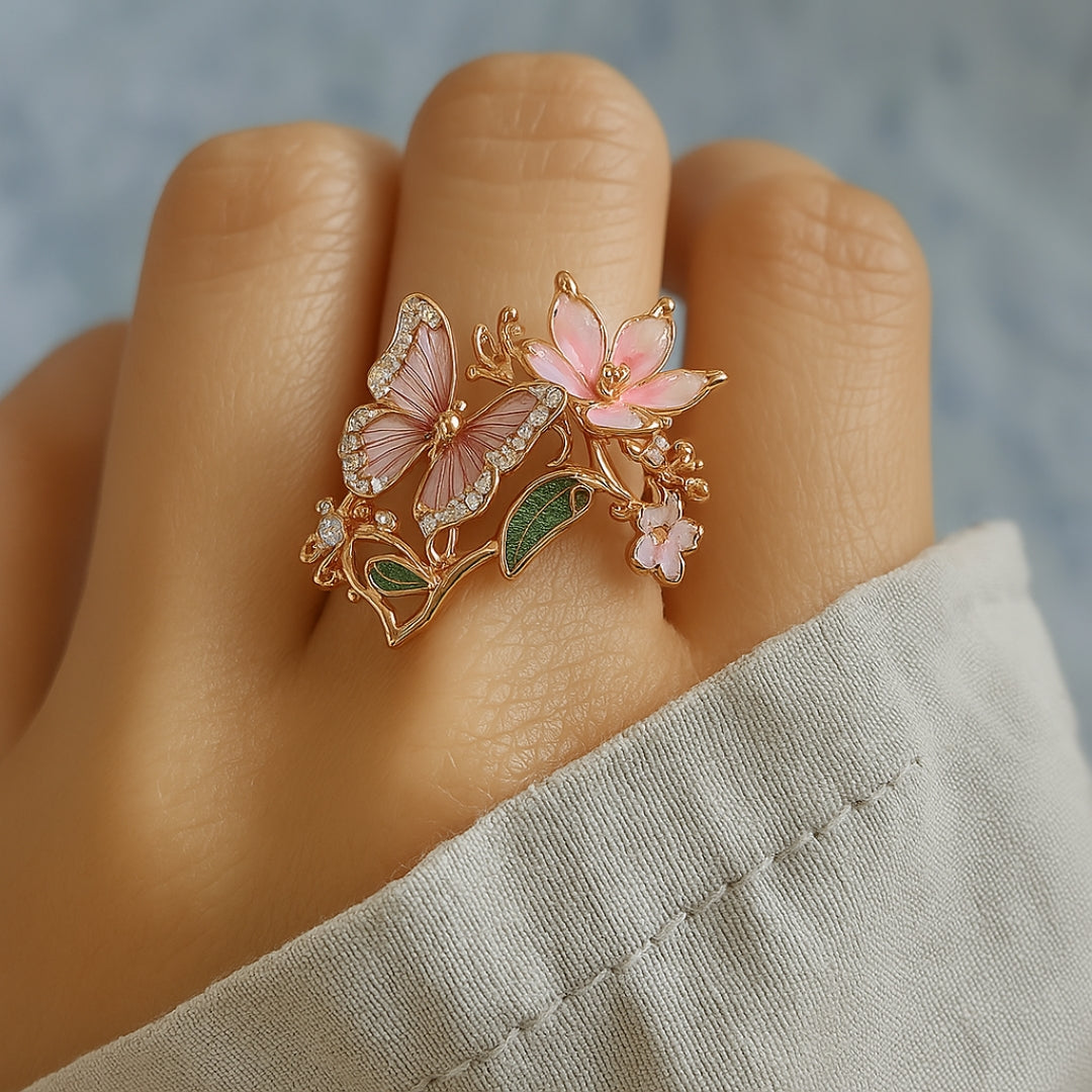 Meliora – Bright butterfly ring