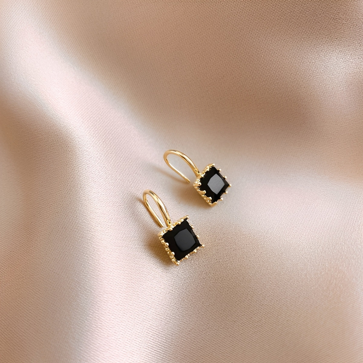 Cameron – Shiny design earrings