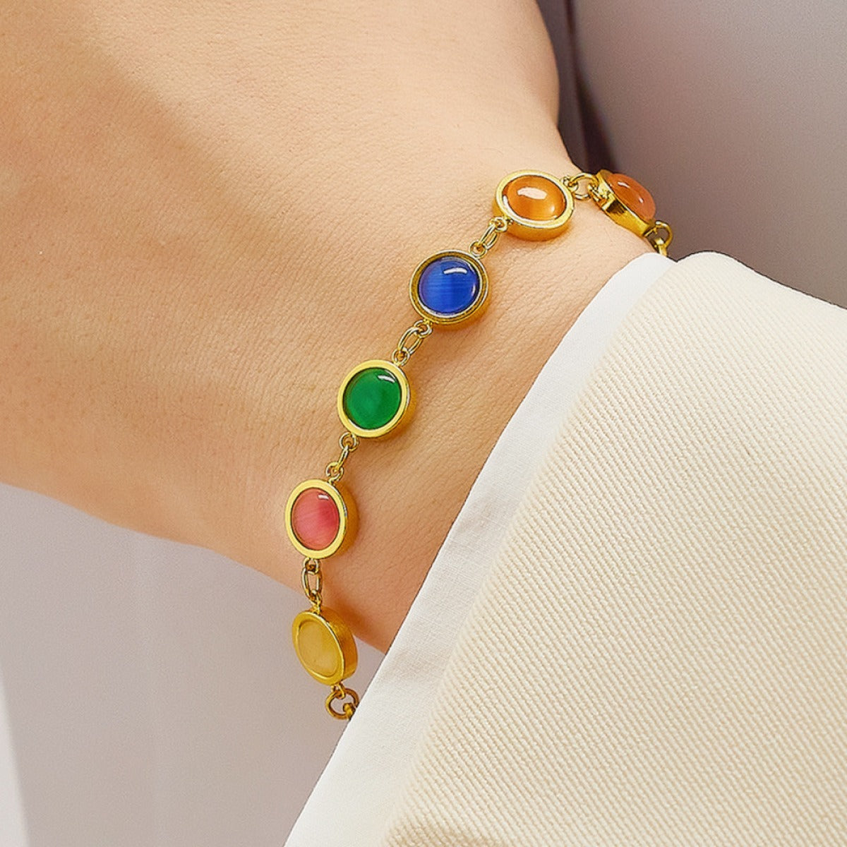 Maisie – Gold bracelet with colored stone
