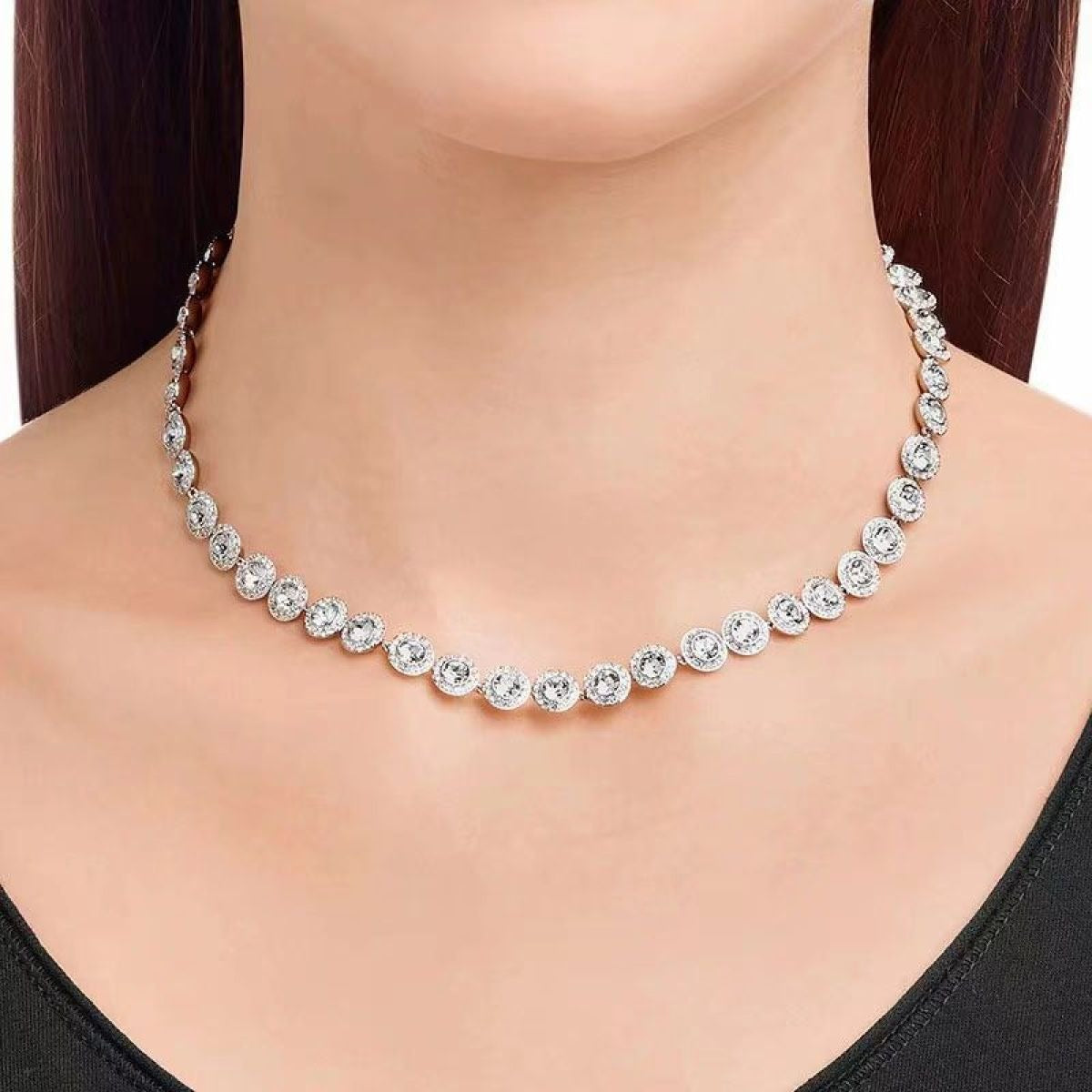 Victoria – Necklace and Bracelet with a Shiny Round Button
