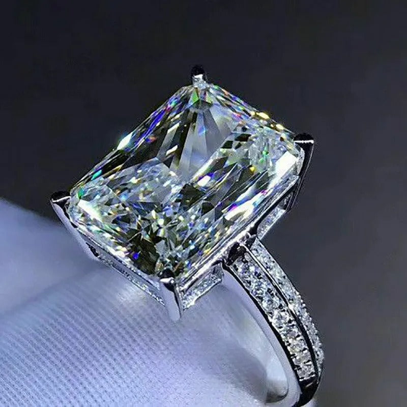 Jada – Eye-catching oversized ring