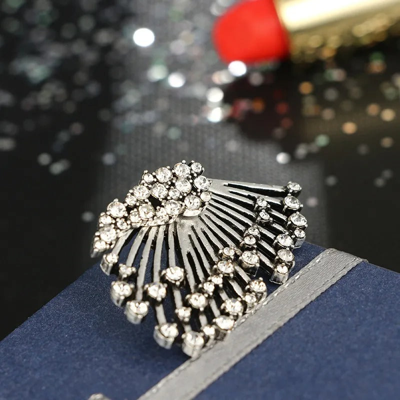 Aileen – Shiny asymmetrical earrings