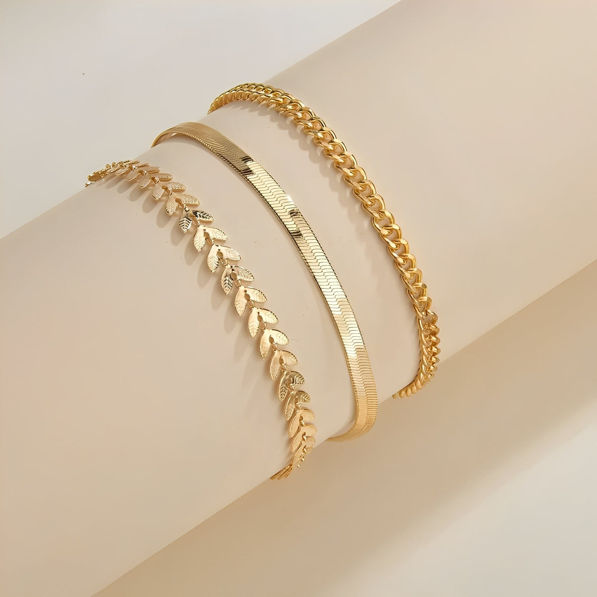 Odelia – Chic gold-colored ankle bracelet