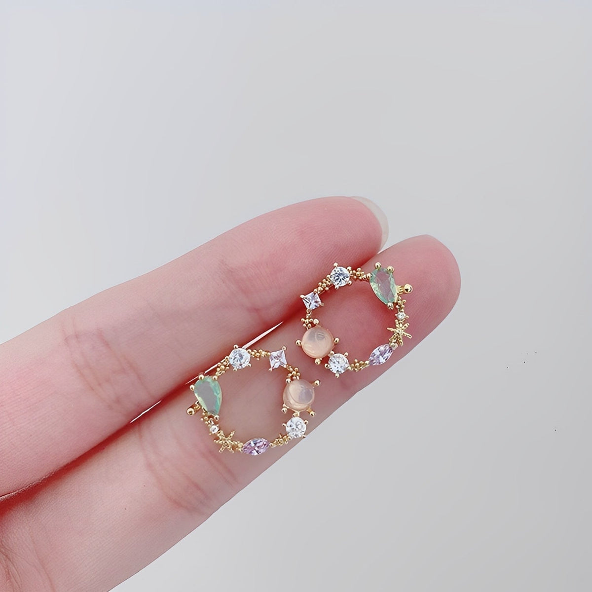 Florina – Crystal and rose gold flower earrings