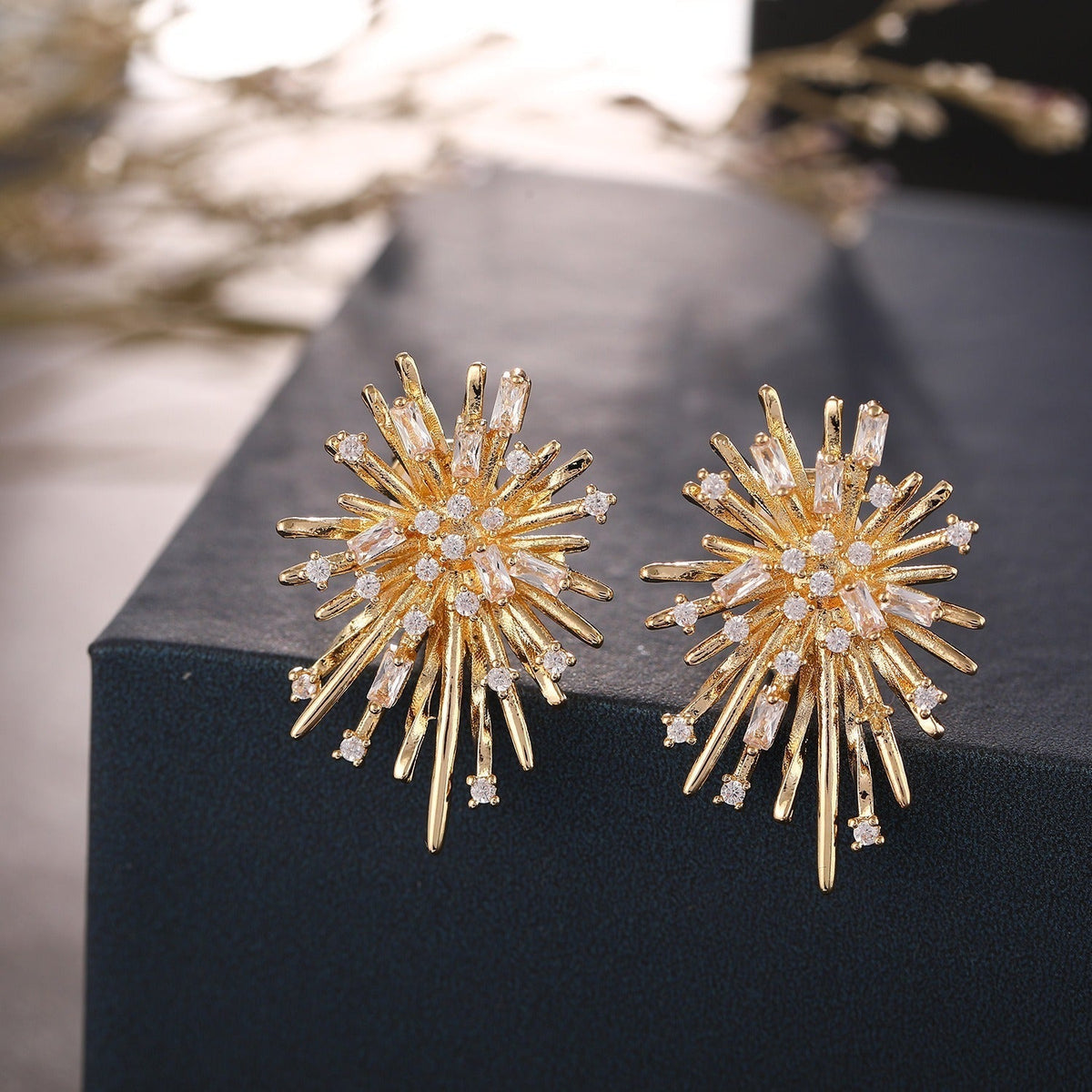 Lea – Clip earring with fire ray zirconia