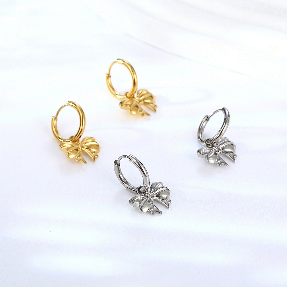 Carla – Elegant bow hoops