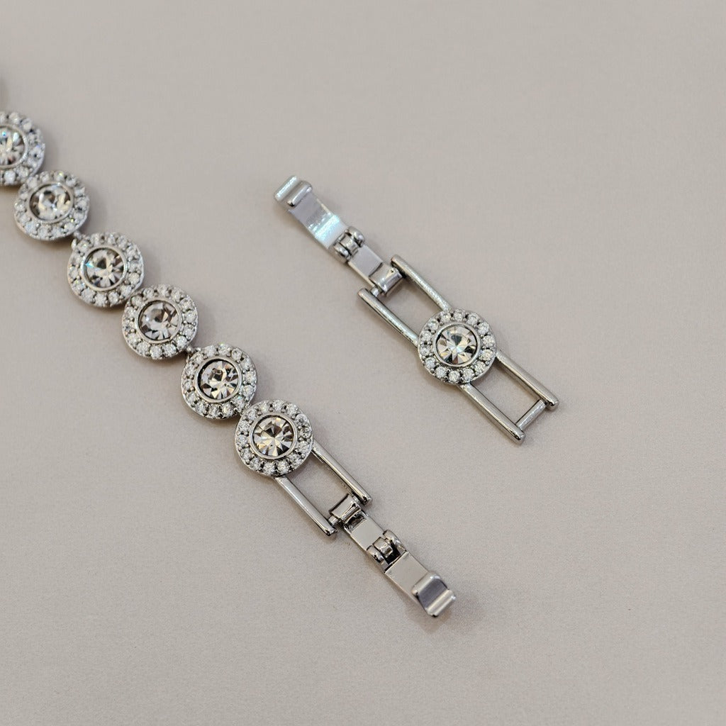 Victoria – Necklace and Bracelet with a Shiny Round Button