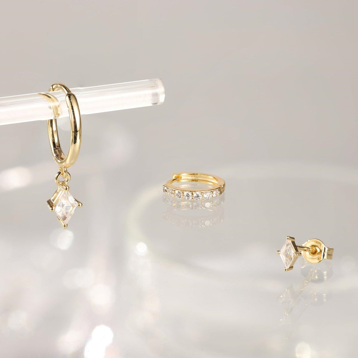 Azaria – Set of earrings with shiny pendant