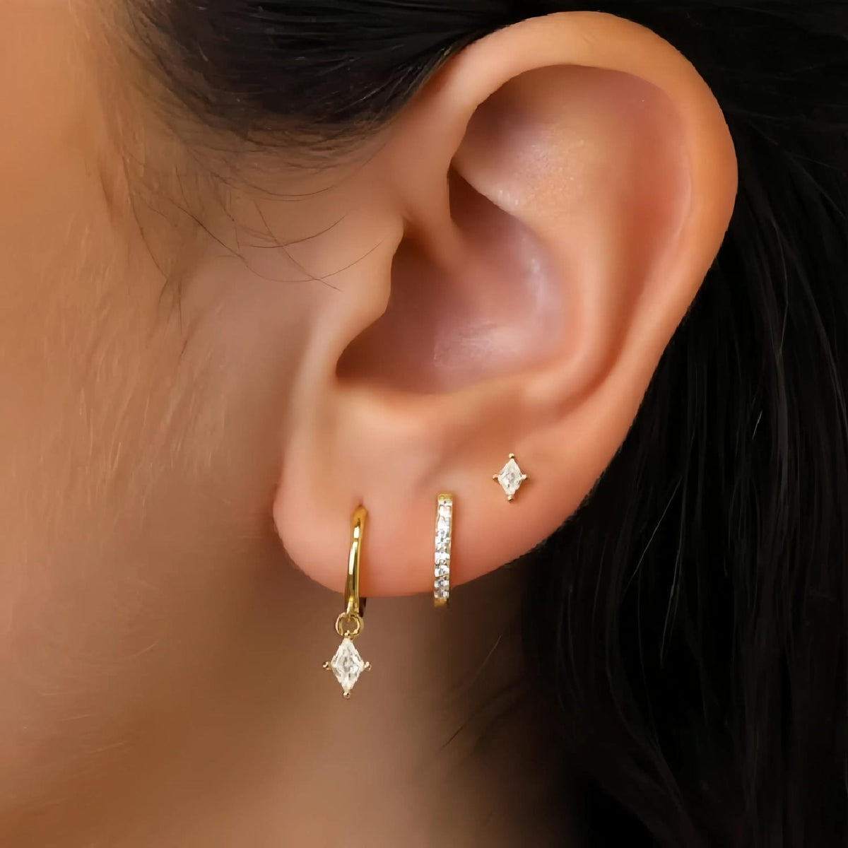 Azaria – Set of earrings with shiny pendant