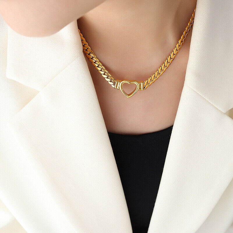 Ara – Gold heart necklace